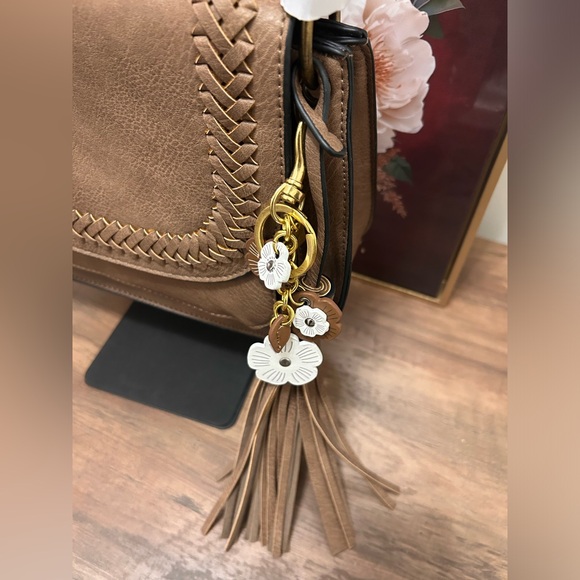 Ampere Creations Tan Leather Shoulder Bag with Tassel - Picture 4 of 8